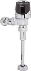 Sloan Valve Co. - 3/4" Spud Coupling, 3/4" Pipe, Urinal Automatic Flush Valve - Handle Opening, 1.5 Gal per Flush, Plastic Cover, Powered by 4 AA Batteries - Caliber Tooling