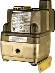 Barksdale - 0.4 to 18 psi Adjustable Range, 60 Max psi, Differential Pressure Switch - 1/8 NPT Female, 18in Free Leads, 2 x SPDT Contact, 300SS Wetted Parts, 0.5% Repeatability - Caliber Tooling