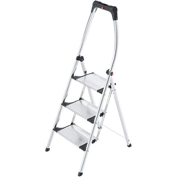 Hailo - 3 Steps, 4' 8" High, EN14183 Rating, Aluminum Step Ladder - 330 Lb Capacity, 21-17/64" Base Width - Caliber Tooling