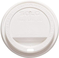 Solo - Traveler Drink-Thru Lid, 1000/Carton - White - Caliber Tooling