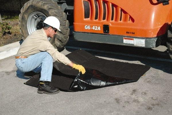 UltraTech - 3 Gal Capacity per Package, Oil Only Pad - 5' Long x 5' Wide, Polypropylene - Caliber Tooling