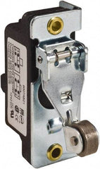 Square D - SPDT, NC/NO, 600 VAC, Screw Terminal, Roller Plunger Actuator, General Purpose Limit Switch - 1 NEMA Rating, IP20 IPR Rating, 1/2 Lb. Operating Force - Caliber Tooling