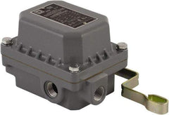 Square D - 7 and 9 NEMA Rated, DPST, Float Switch Pressure and Level Switch - 575 VAC, Line-Load-Load-Line Terminal - Caliber Tooling