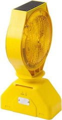 TAPCO - 7-1/2" Wide Barricade Light - Amber - Caliber Tooling