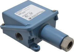 United Electric Controls - 10 to 100 psi Adjustable Range, 1,500 Max psi, General Purpose Diaphragm - 1/2 NPTF - Caliber Tooling