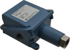 United Electric Controls - 15 to 300 psi Adjustable Range, 1,500 Max psi, General Purpose Diaphragm - 1/2 NPTF - Caliber Tooling