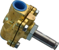 Parker - 1/2" Port, Two Way, Piloted Diaphragm, Brass Solenoid Valve - Normally Closed, 300 Max PSI, NBR Seal - Caliber Tooling