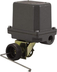 Square D - 4 NEMA Rated, DPST-DB, Float Switch Pressure and Level Switch - 575 VAC, Line-Load-Load-Line Terminal - Caliber Tooling