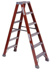 Louisville - 5 Steps, 3' High, Type IA Rating, Fiberglass Step Ladder - 300 Lb Capacity - Caliber Tooling