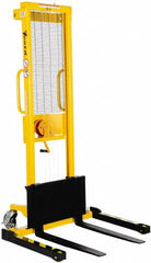 Vestil - 770 Lb Capacity, 59" Lift Height, Portable Workstation Manually Operated Lift - Caliber Tooling