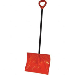 18″ Plastic Snow Scoop 36″ D-Grip Steel Handle