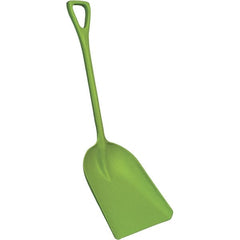 Remco - 17" High x 14" Wide Square Plastic Shovel - 42" Long Plastic D-Grip Handle, No Step - Caliber Tooling