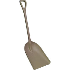 Remco - 17" High x 14" Wide Square Plastic Shovel - 42" Long Plastic D-Grip Handle, No Step - Caliber Tooling